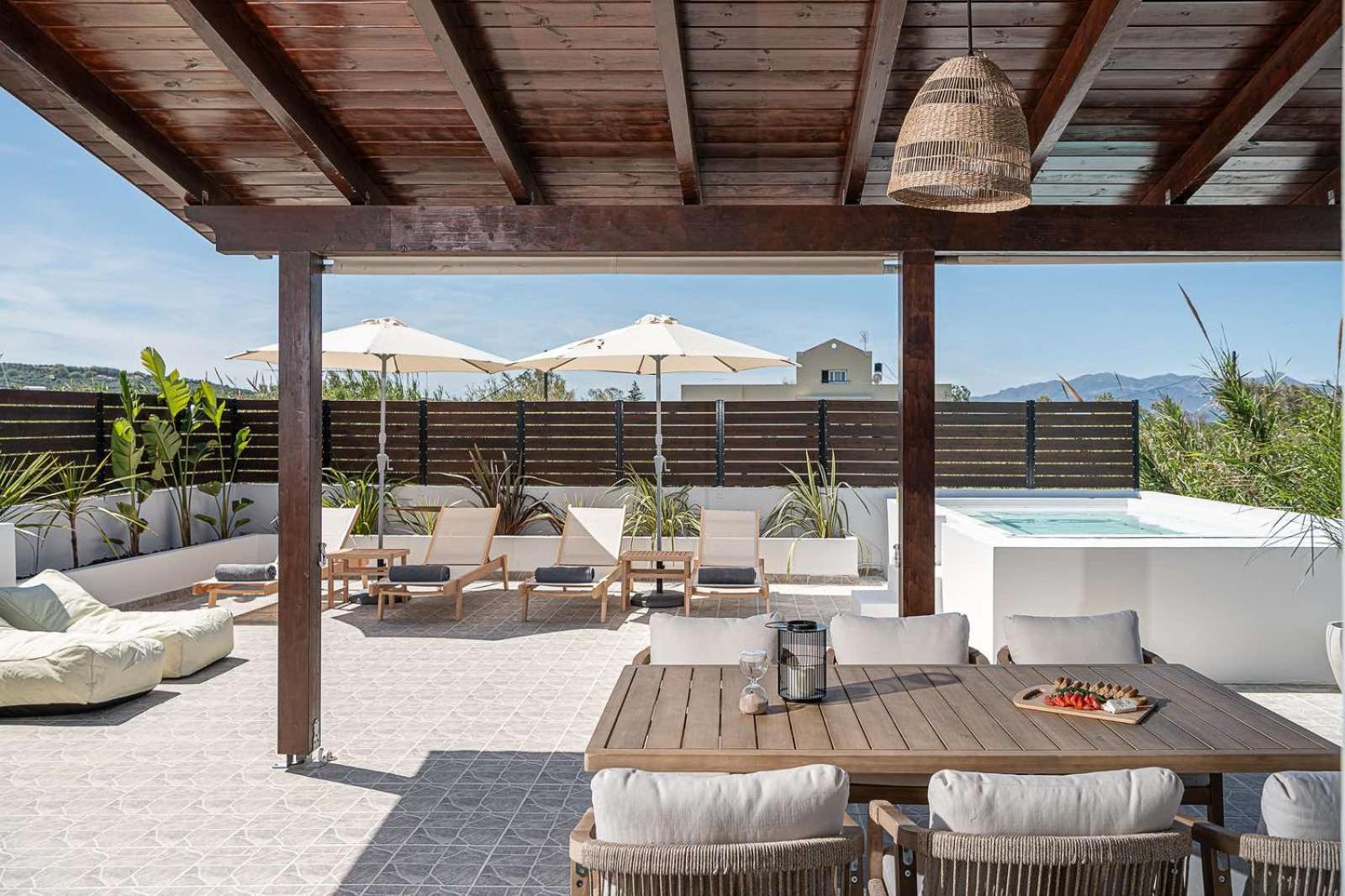 Sol Luxury Apartment - Close To The Beach With A Private Mini Pool La Canea Esterno foto