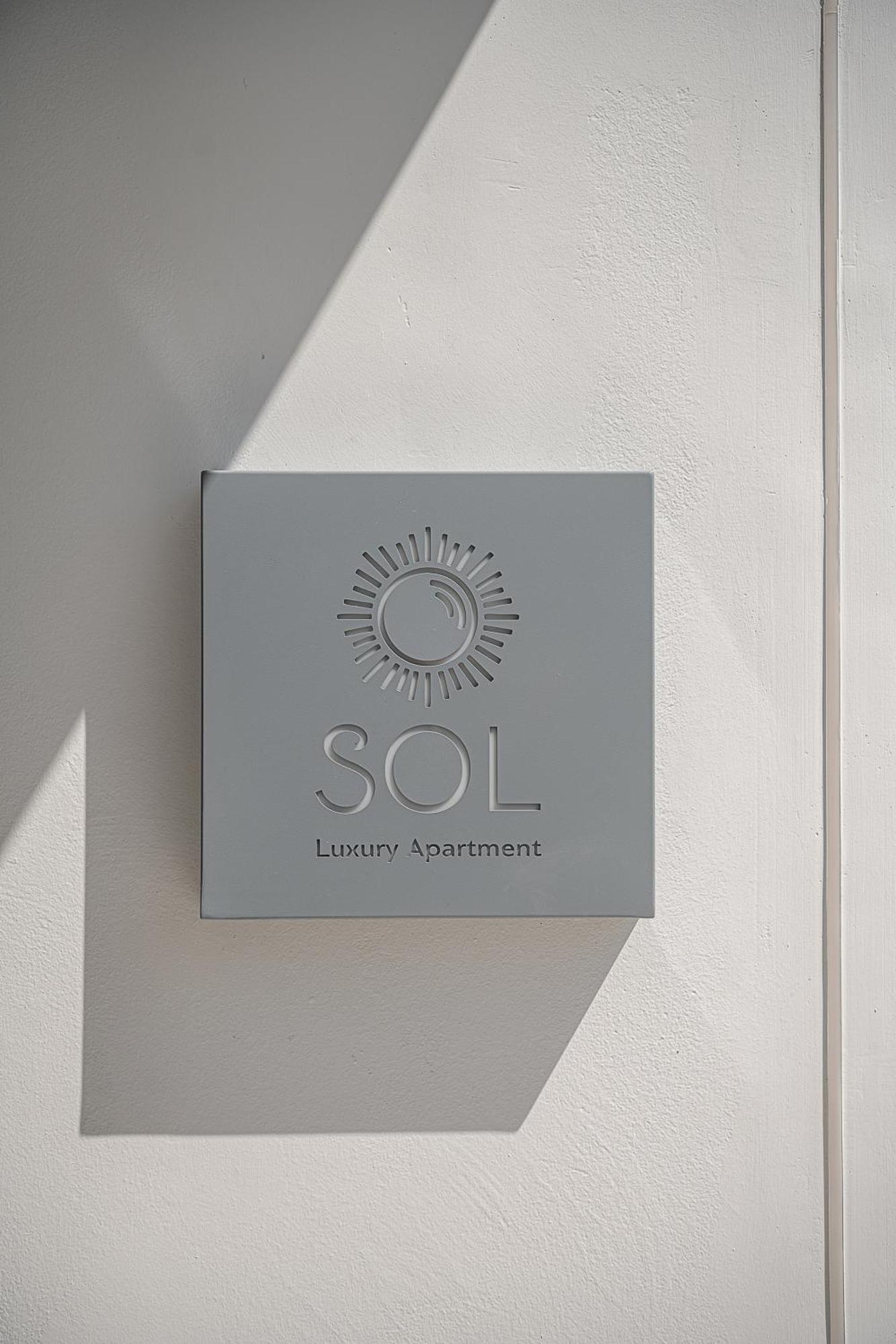 Sol Luxury Apartment - Close To The Beach With A Private Mini Pool La Canea Esterno foto